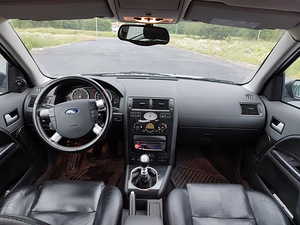 Ford Mondeo Ghia (1 foto / 13)