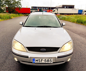Ford Mondeo Ghia (2 foto / 13)