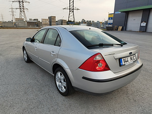 Ford Mondeo 2.5 Ghia (3 foto / 14)