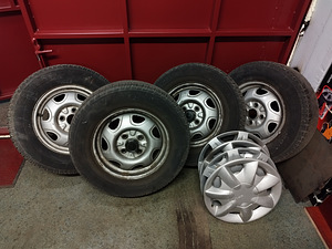 175/70 R13 suverattad Mitsubishi (1 foto / 3)