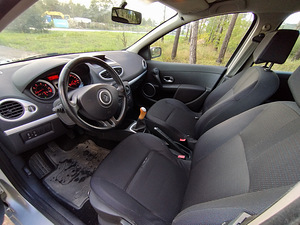Renault Clio 1.4 EXTREME (9 foto / 15)