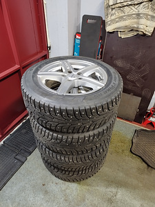 R16 205 60 литые диски MOMO шипованные шины Hankook (5 фото из 6)
