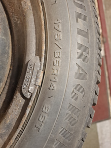 Goodyear R14 4x100 175/65 Honda, Mitsubishi, Nissan, Mini (5 foto / 8)