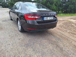 Skoda superb (3 foto / 12)