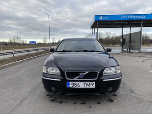 Volvo s60 (9 фото из 12)