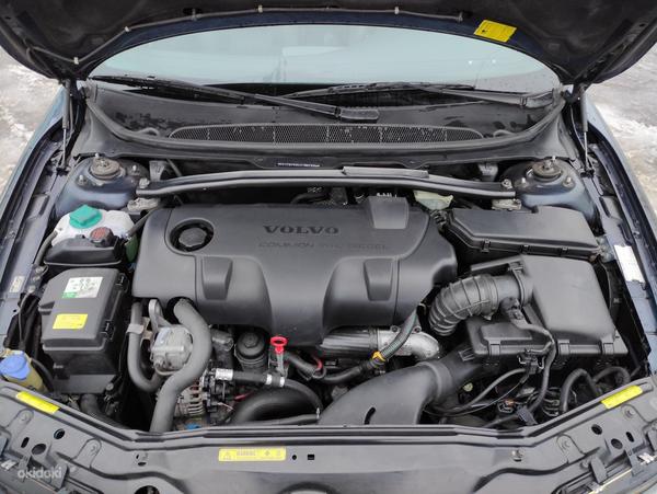 Volvo S80 2.4 D5 120 кВт (фото #13)