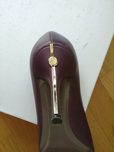 Lilla kingad Versace kollektsiooni lillad kingad (5 foto / 5)
