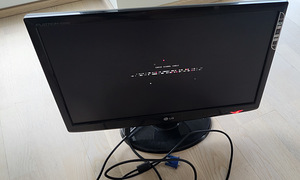 LG, Monitor 22" (2 foto / 2)