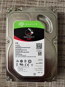 Seagate Ironwolf NAS 2TB SATA (1 foto / 4)