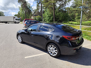 Mazda 3 (2 фото из 6)