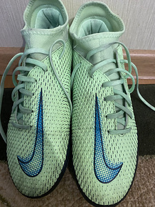 Футбольные бутсы Nike, размер 39 (1 фото из 2)