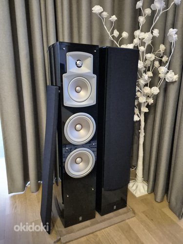 Yamaha NS-555