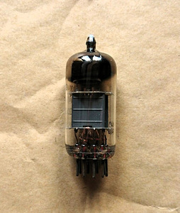 Mullard CV4003 (M8136 / ECC82 / 12AU7 military grade) tube (3 foto / 5)