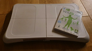 Nintendo Wii Fit Plus + Balance Board (1 фото из 1)
