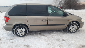Chrysler Voyager (4 фото из 15)