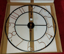 Большие настенные часы в стиле ретро диаметром 60 см.