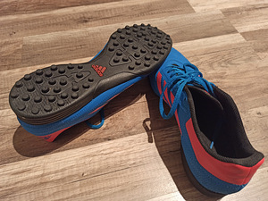 Adidas jalgpalli tossud, s 40 - 41 nagu uued (2 foto / 3)