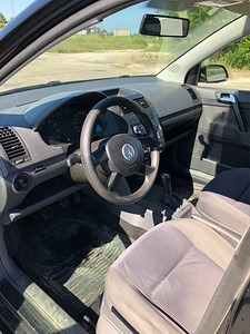 Vw Polo 1.2 Bensiin 2006 a. (8 foto / 9)