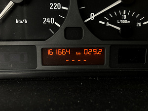 BMW 316i 85kw 161000km (9 foto / 9)