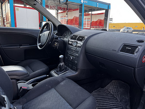Ford Mondeo 1.8 bensiin 81 kw 2006 (6 foto / 10)