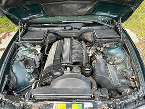 BMW 523i 2.5l 125kw 1997 (8 foto / 8)