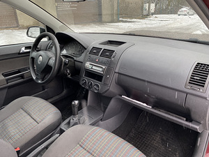 VW POLO 1.4i мануал 2008 (7 фото из 9)