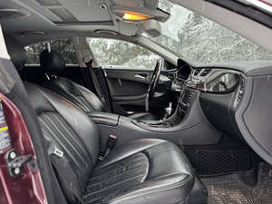 Mercedes-Benz CLS 320cdi AMG-Pakett (8 foto / 12)