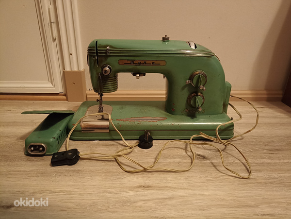 Швейная машинка Тула 1957 г. В рабочем состоянии. (фото #1)