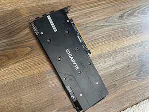 GIGABYTE Radeon™ RX 5700 XT GAMING OC 8GB (5 foto / 7)