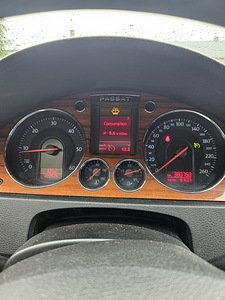 VW Passat 2.0tdi 103kw REGTASU MAKSTUD (13 foto / 15)