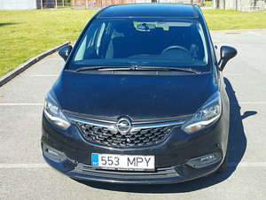 OPEL Zafira Tourer. (3 foto / 13)