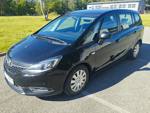 OPEL Zafira Tourer. (2 foto / 13)