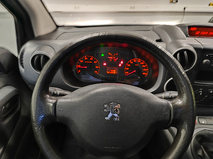 Peugeot Partner 1.6, 55kW, 2011 aasta (10 foto / 13)