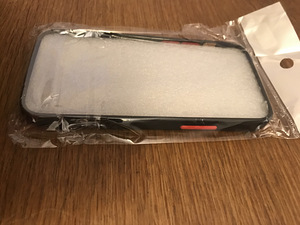 Чехол на iPhone 13 mini (2 фото из 4)