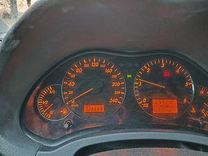 Toyota avensis 2006a. (12 foto / 12)