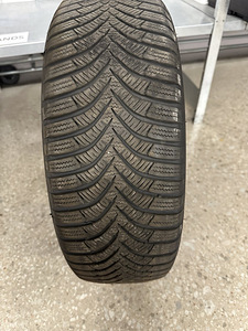 Зимние шины Hankook ICEPT RS2 (5 фото из 6)