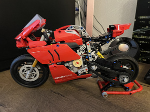 LEGO Technic Ducati Panigale V4 R 42107 (1 foto / 5)