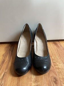 Туфли на каблуке 37 (2 фото из 3)