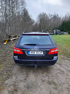 Mercedes Benz E200 tdi 2010 (9 foto / 10)
