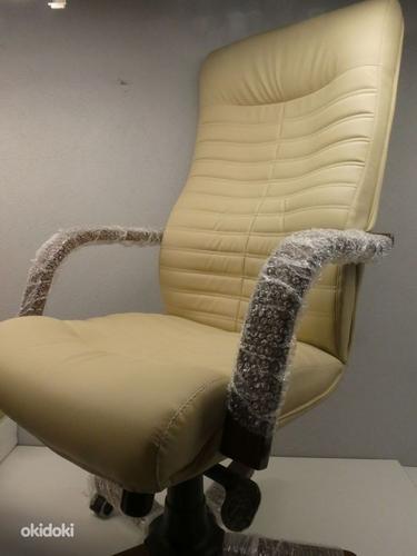Chairman 480 wd, эко кожа бежевый стул, почти новый (фото #1)