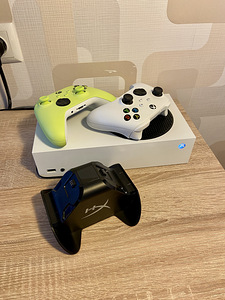 XBOX Series S + lisapult + laadimisjaam (2 foto / 2)
