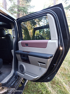 Hummer H2 (11 фото из 11)