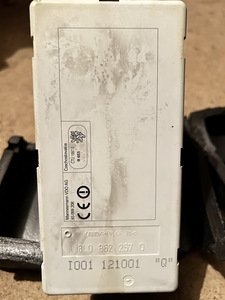 Audi A8 D2 Keskluku vakuumpump (2 foto / 4)