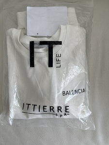 Balenciaga (2 фото из 2)
