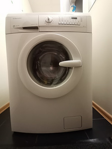 Pesumasin Electrolux EWW 1290 (1 foto / 4)