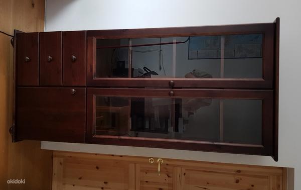 Деревянная мебель (витринный шкаф, тумбочка, полка) (фото #1)