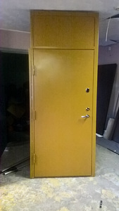 Металлическая дверь 930 х 2470 мм
