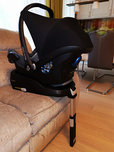 Maxi-Cosi CabrioFix turvahäll koos FamilyFix alusega (2 foto / 9)