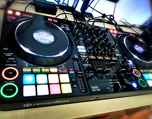 Pioneer DDJ1000 (1 foto / 8)