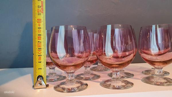 Красивые бокалы из розового стекла (фото #4)